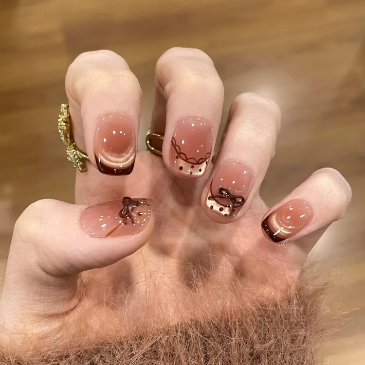 【波点芭蕾】秋日芭蕾法式千金感手工短款穿戴甲显白高级感小众美甲