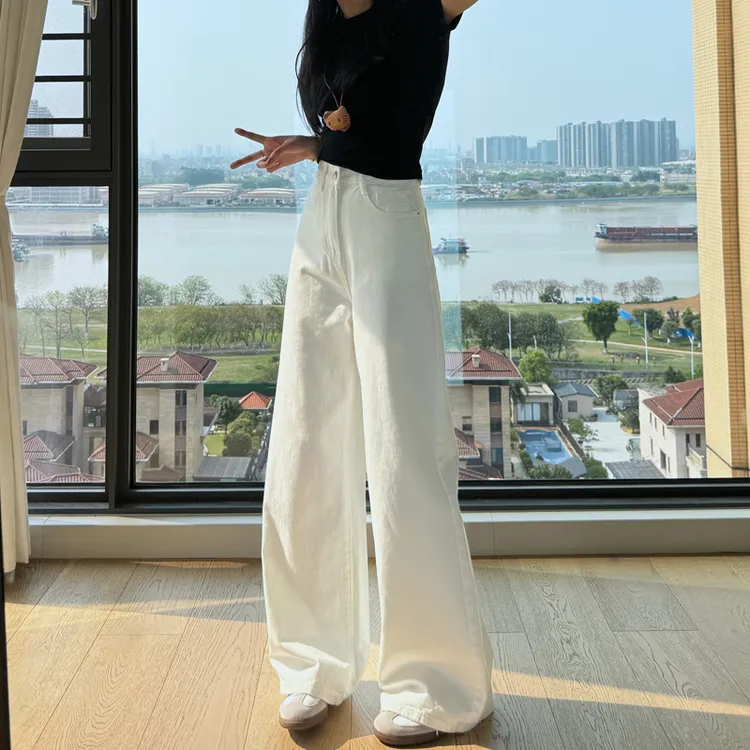 雪千羽白色高腰牛仔裤女2025秋冬新款时尚宽松显瘦垂感拖地阔腿裤