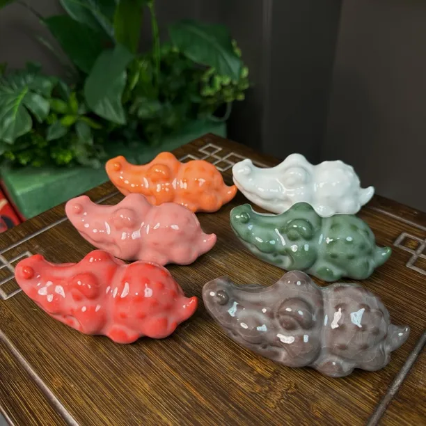 龙泉创意青瓷鳄鱼茶宠家用茶玩盖置可养茶桌茶针架小摆件雕塑礼品