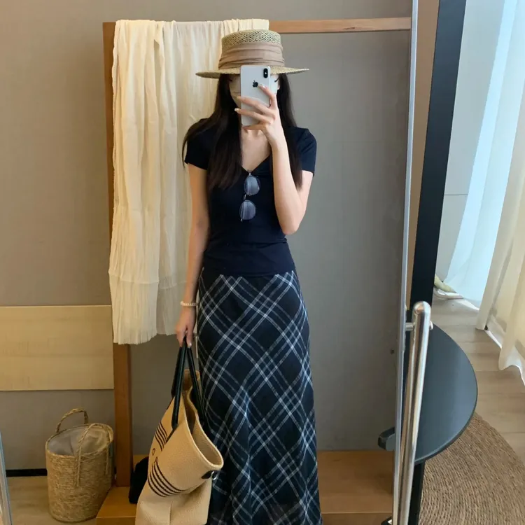 【琉璃海边】大码胖mm高级感复古显瘦修身T恤女+夏季收腰格子半身裙