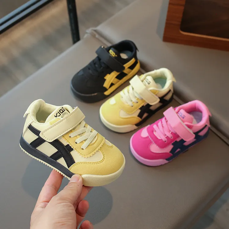潮牌2025春季爆款儿童网红阿甘鞋男童休闲板鞋女童软底运动鞋宝宝