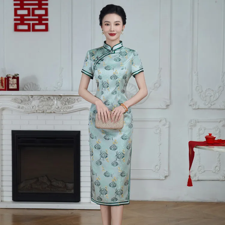 2025秋季新款中式旗袍短袖绿色日常订婚妈妈装年轻修身显皮肤N