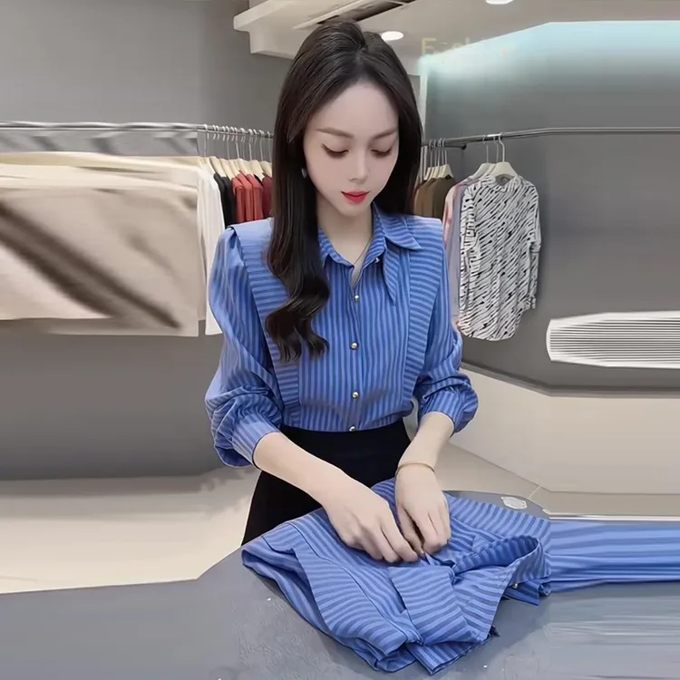 早秋氛围感穿搭蓝色条纹POLO领衬衫女设计感正肩开衫衬衣漂亮上衣