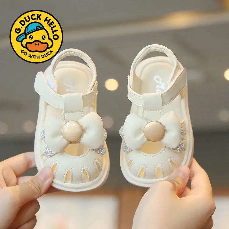 小黄鸭凉鞋正品女童宝宝学步鞋夏季1一3岁婴儿鞋小童软底包头鞋子