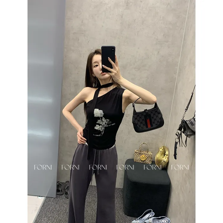 FORNI x YOYO 无人区 莱赛尔玫瑰斜肩上衣显瘦气质时尚女背心个性