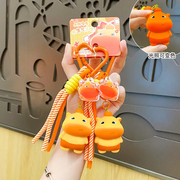 【正版授权】水豚噜噜变色小挂件搞怪解压潮玩水豚噜噜创意钥匙挂件