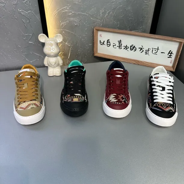 ok8-822春季新款男士休闲鞋时尚百搭重工刺绣花布透气运动板鞋