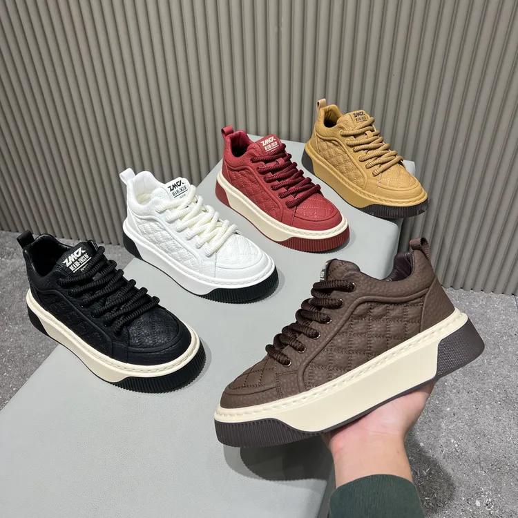 轻奢格子潮流休闲鞋时尚运动百搭软底软面舒适男士潮流板鞋秋冬季