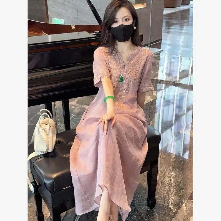 新中式风重工刺绣领连衣裙女2025夏季新款宽松显瘦气质长裙子