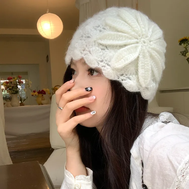 手工钩花针织镂空包头帽女秋冬季保暖毛线帽子显脸小百搭防寒冷帽