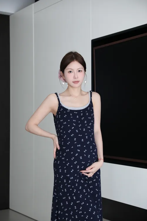 sennemu 碎花吊带裙 夏款新款显瘦高弹碎花连衣裙大码孕妇装