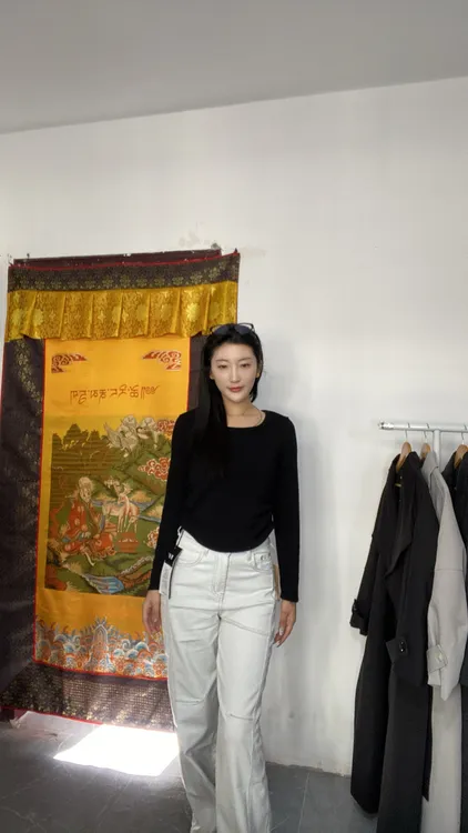 春夏白灰色女士牛仔裤2025痞帅炸街风女装高腰直筒阔腿拖地牛仔裤