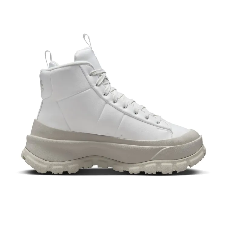 耐克女款冬季款运动鞋FQ9065-100