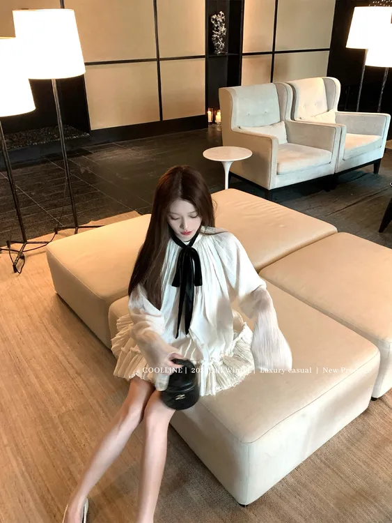 白檀glory  气质重工丝绒蝴蝶结娃娃裙女2025早秋新款显瘦短裙子