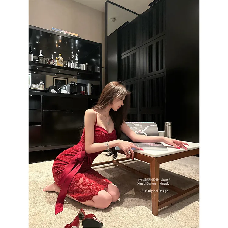 杜总家 红玫瑰*女人味红色雪尼尔蕾丝性感纯欲气质吊带连衣长裙