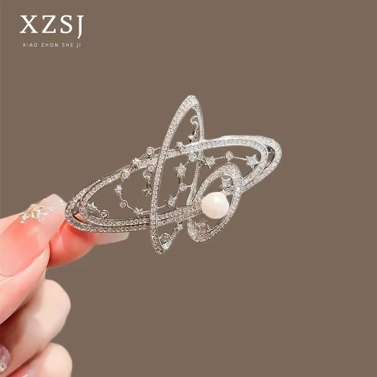 铜锆石胸针 小香风珍珠星球胸花高端轻奢别针设计感精致大衣配饰