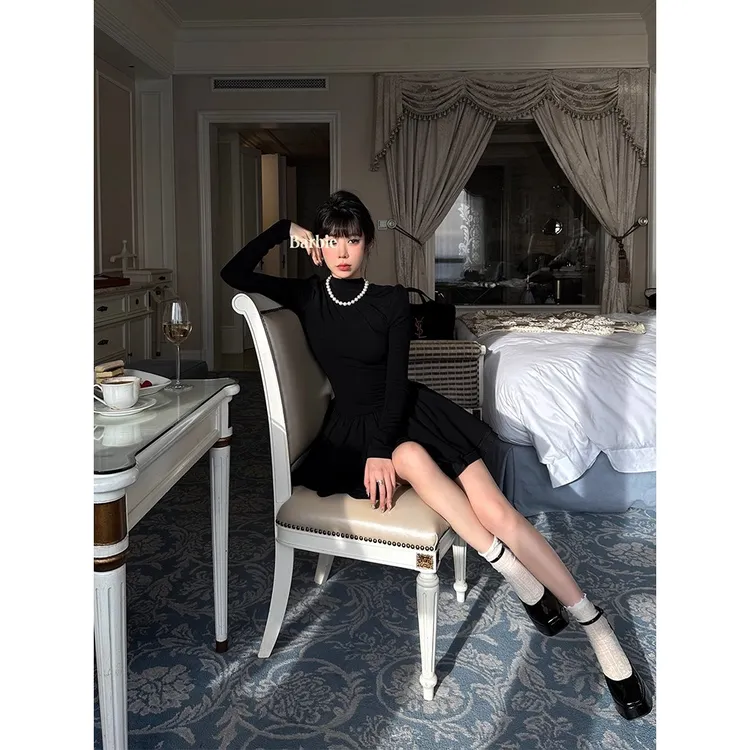 日系早秋赫本风半高领黑色连衣裙女高级感公主蓬蓬裙千金小黑裙子