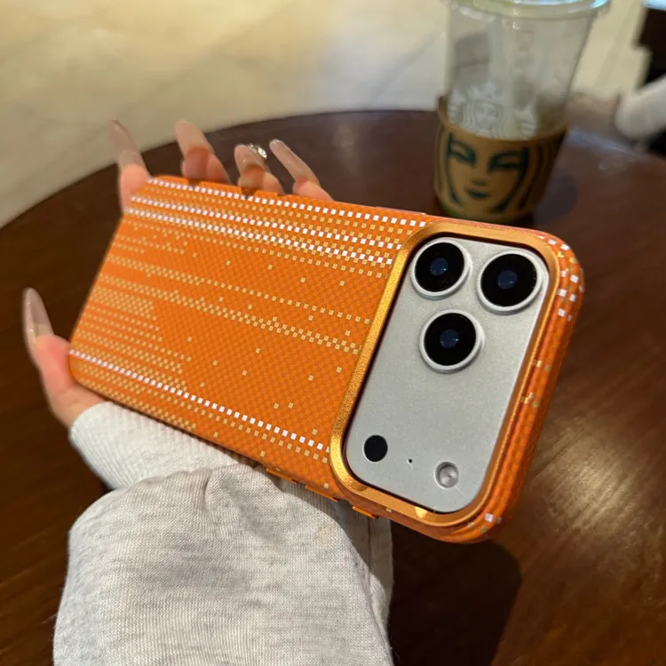 星宇橙城市鎏金夜光效果适用于苹果17promax手机壳网红同款高级感