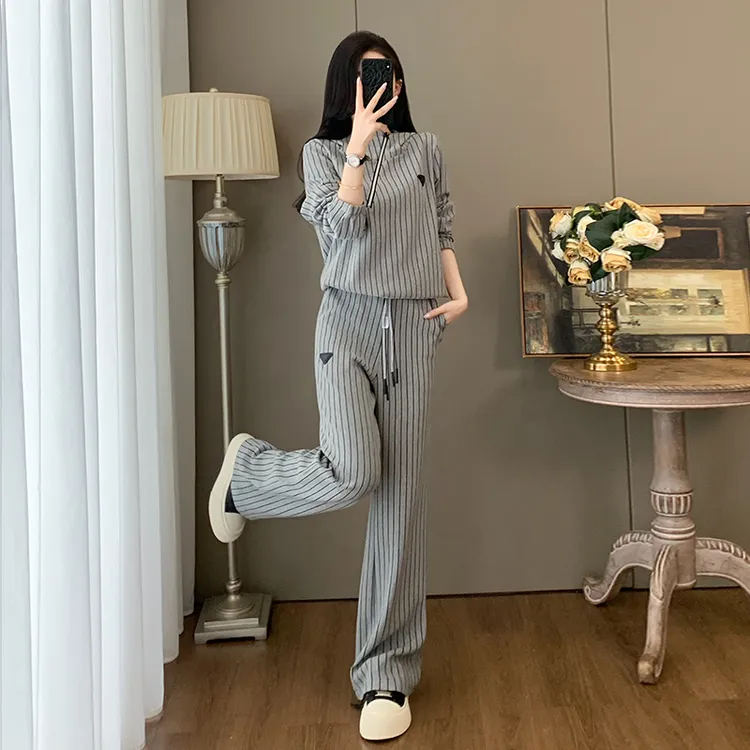 秋冬新款韩版显瘦网红炸街洋气连帽长袖上衣阔腿裤休闲运动套装女