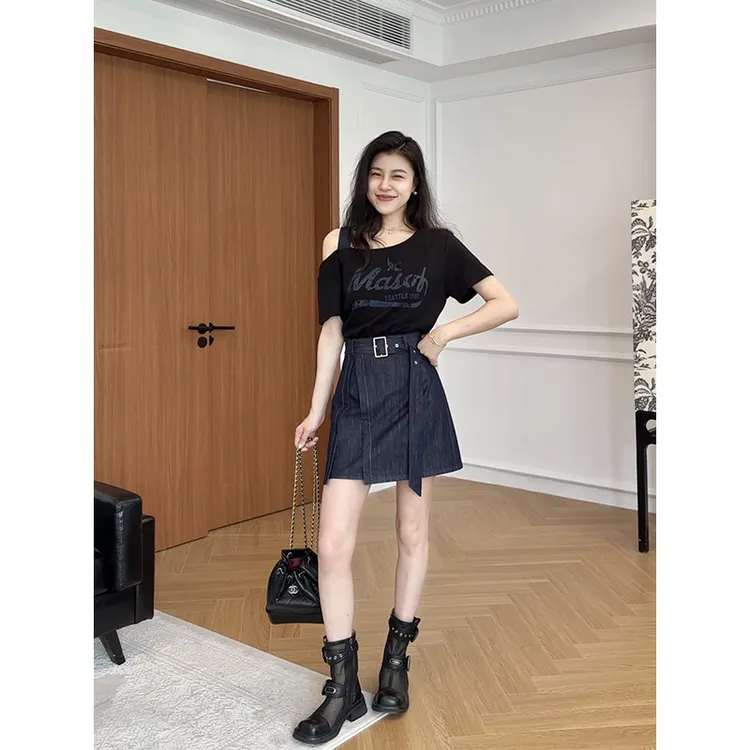 【现货】张阿星镜头焦点假两件斜肩印花拼接收腰连衣裙  W425Q09249