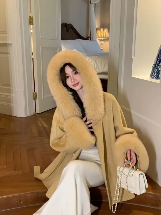 2025狐狸毛毛领袖口新款秋冬加厚连帽氛围感高品质羊毛大衣外套女