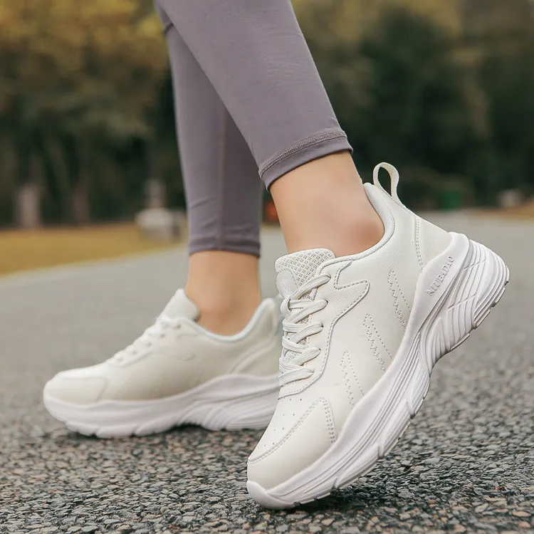 牛霸道冬季加棉鞋不累脚鞋健身鞋男女同款轻便软底曳步舞鞋250063