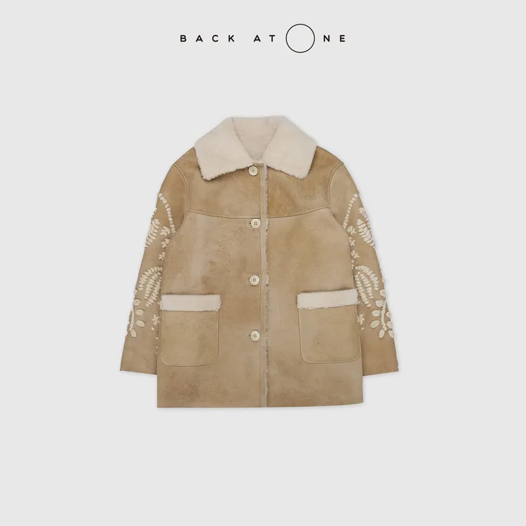 BACKATONE“牧野奢颂 ” 复古绣花皮毛一体翻领外套 BFF-1GC285B-K 