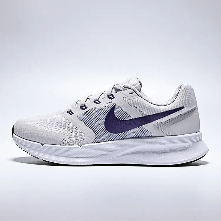 NIKE/耐克女RUN SWIFT 3运动训练低帮跑鞋【马年红品】DR2698-014