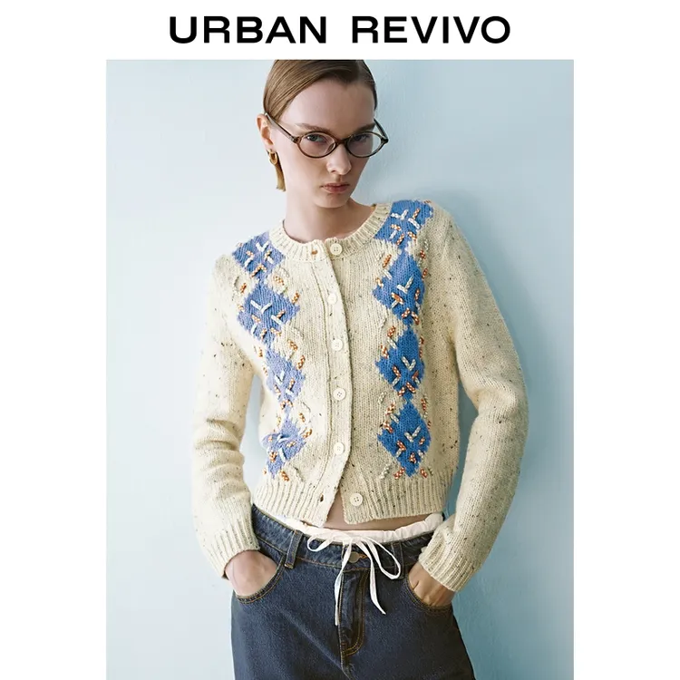 UR2025冬季新款女装休闲学院风彩点菱格纹针织开衫UYU950133+