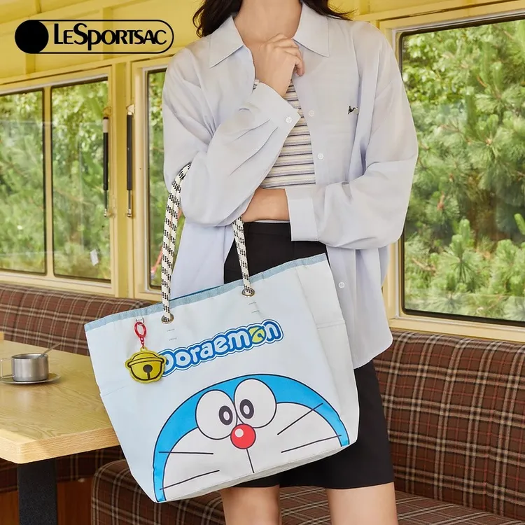 LeSportsac乐播诗携手哆啦A梦的限定设计系列大容量通勤托特包女