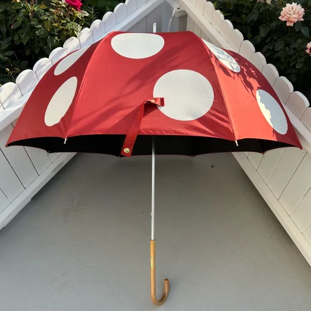 高颜值大圆点实木弯钩手柄红色晴雨两用防晒防紫外线黑胶遮阳伞女