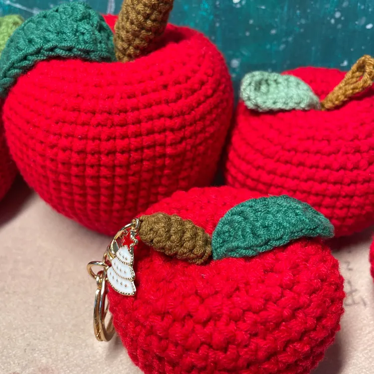 圣诞节可爱花环钥匙扣手工编织小挂件礼物平安夜平安果diy挂件