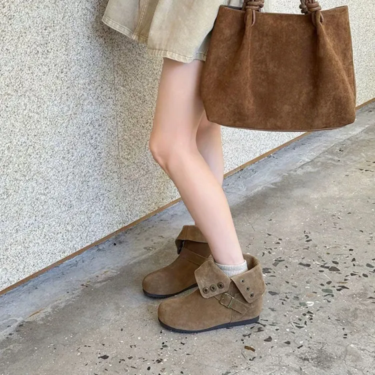 增高短筒韩版马丁靴卡其色中筒靴平底女靴保暖