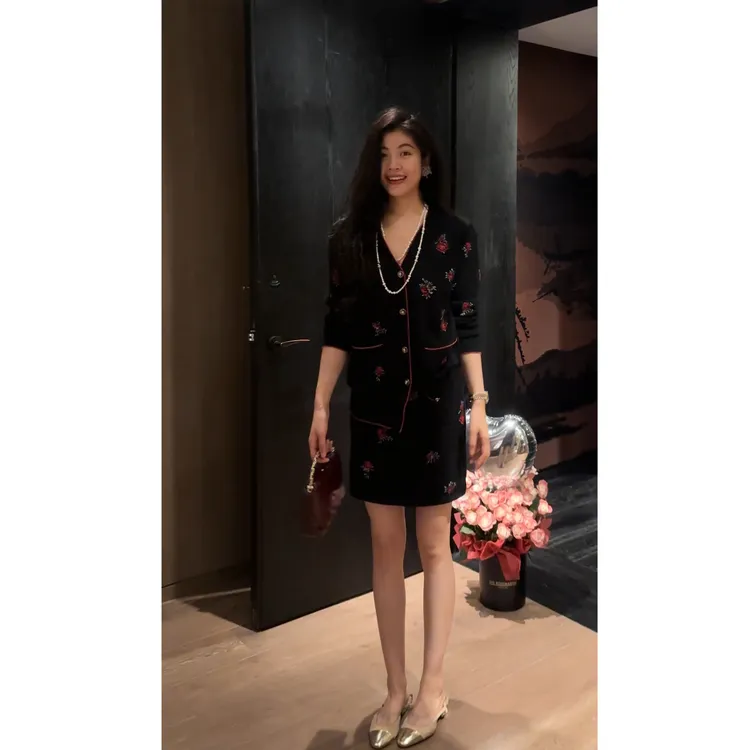 【N·COU】25秋新款【红茶黑巧】V领提花毛衣钉珠套装DY22161