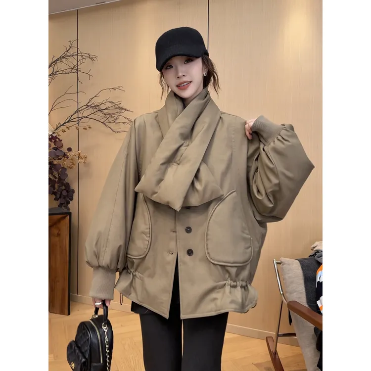 小静静一会【围脖羽绒服】2025冬款下摆开叉宽松羽绒服 2511C7574