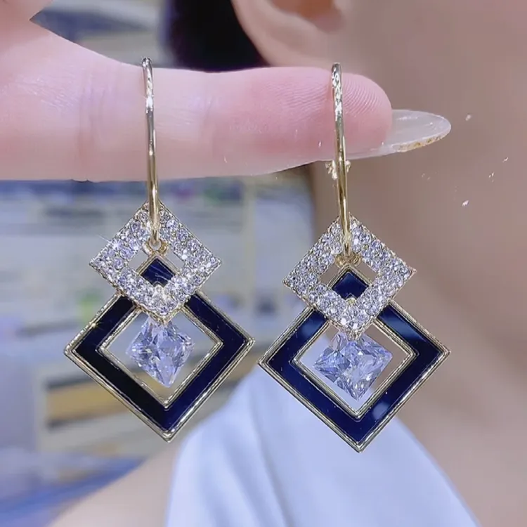 铜合金合成锆石耳饰 轻奢时尚黑色菱形简约气质耳环
