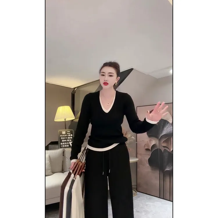 拼接爱心领口假两件针织衫修身长袖毛针织衫女装显瘦洋气时尚