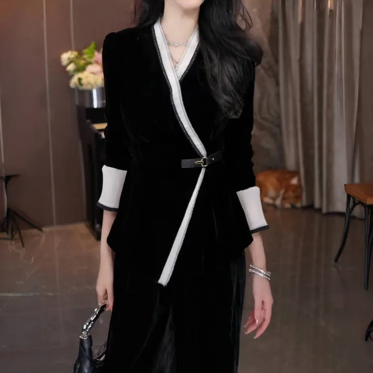 轻奢高级丝绒撞色拼接上衣2025秋季韩版高腰显瘦长袖气质V领衬衫