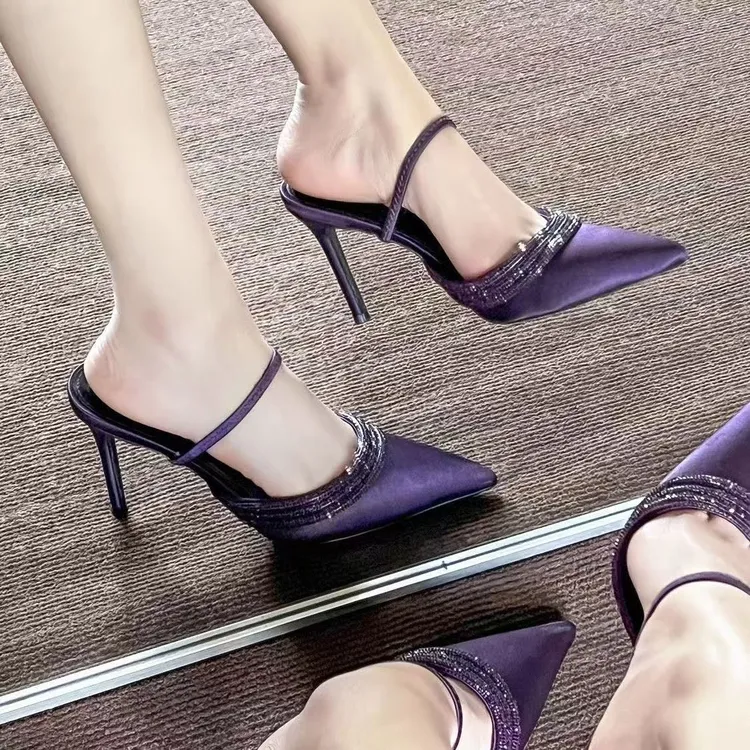 2025日常百搭时尚女鞋爆款包头凉鞋女休闲气质法式尖头水钻高跟鞋