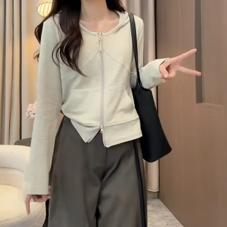 大码2025早秋新款正肩长袖卫衣女梨型身材穿搭小个子显瘦连帽外套