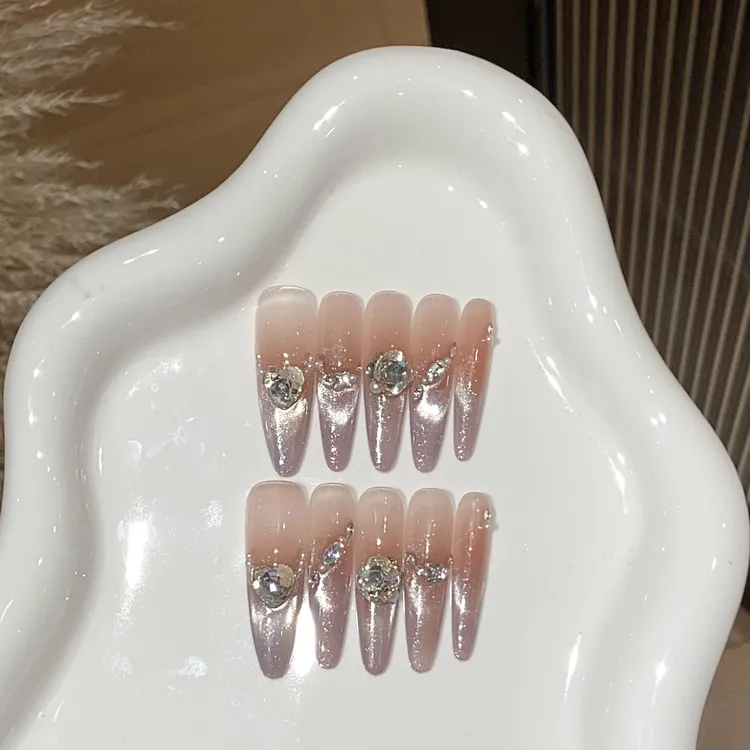 【京洛佳人】纯手工纯欲冰透渐变猫眼珍珠斜边小碎钻高级感穿戴甲