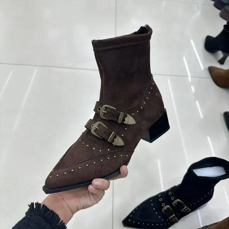 时装靴细跟秋冬粗跟灰色绒里女鞋黑色尖头时尚方头