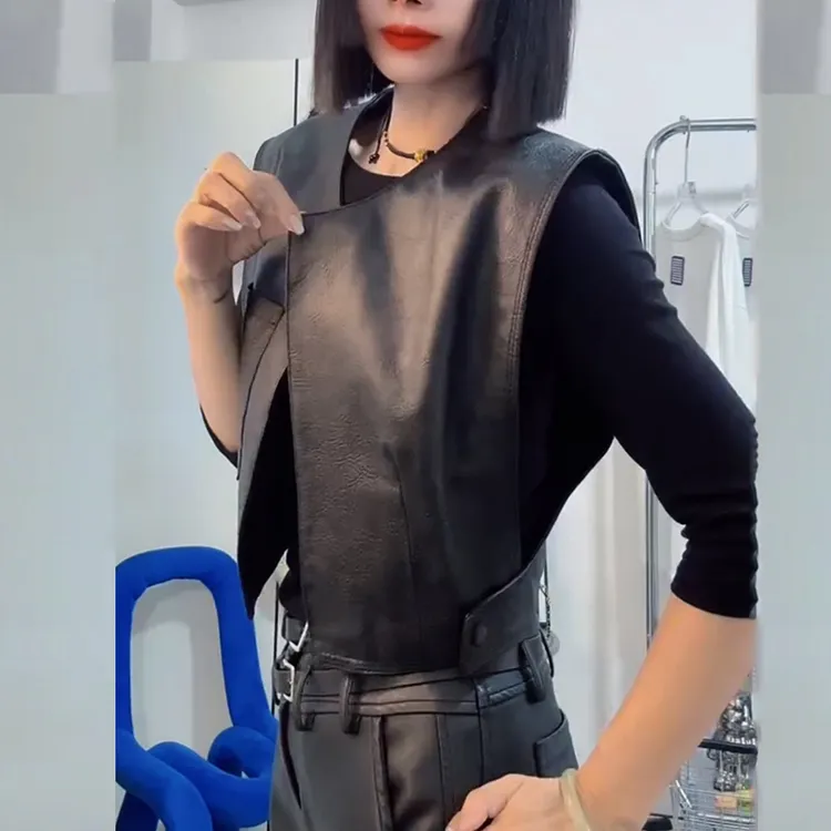现货时尚洋气无袖皮马甲坎肩外套女短款宽松微胖显瘦百搭开衫上衣