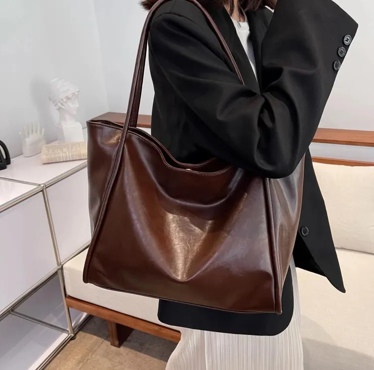 大容量包包2025新款韩版休闲百搭女士通勤托特大包包简约单肩包