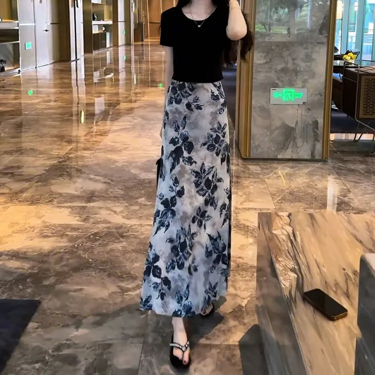 (有运费险）夏季时尚设计感后背镂空蕾丝短袖高腰显瘦半身裙两件套