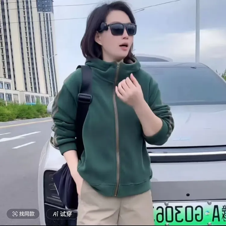 秋冬季新款保暖常规款连帽女长袖短外套运动双面奥粒绒加厚