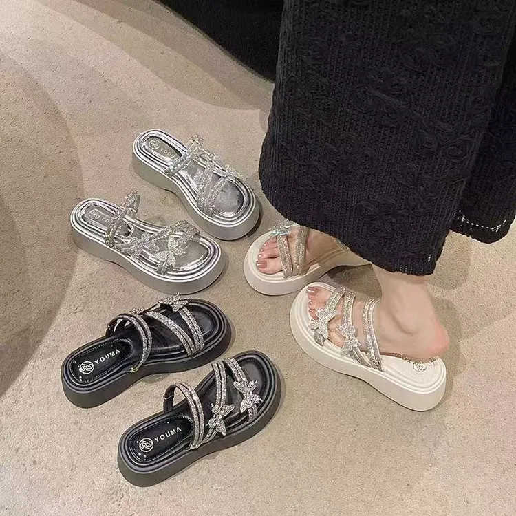 W厚底外穿水钻凉鞋居家凉拖鞋小香风露趾时装凉鞋女修面感仙女风