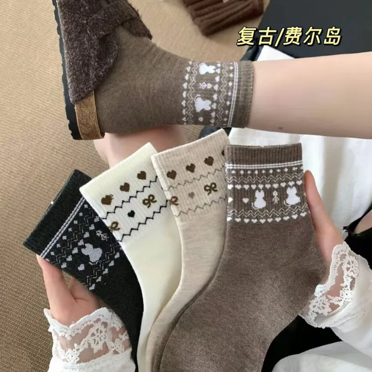 秋冬新款复古民族风费尔岛袜子女士中筒袜ins风百搭长筒棉袜潮流