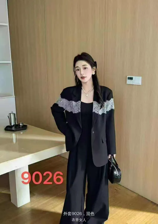 蕾丝拼接西装外套女2025春秋新款小众韩系松弛感氛围感洋气衣服女