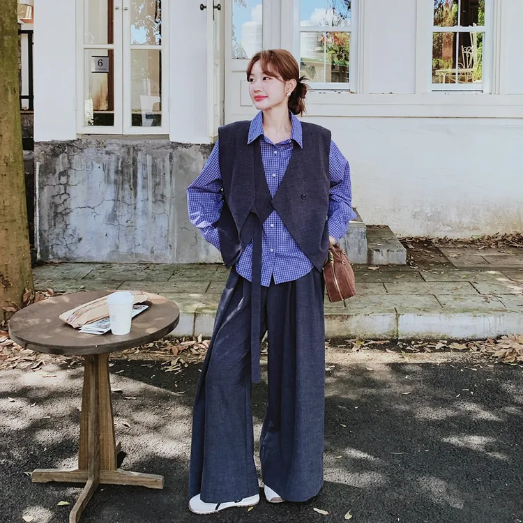 时尚学院风元气减龄气质套装女秋季新款设计感衬衫马甲长裤三件套